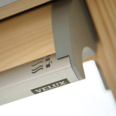 VELUX Премиум GGL 2070 ручка сверху, дерево белое покрытие